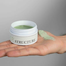 Skab volumen og tekstur med GainerHair Structure hårvoks. Formlen er beriget med SeaRenew™ - et mikroalgeekstrakt der styrker hårvækst. 